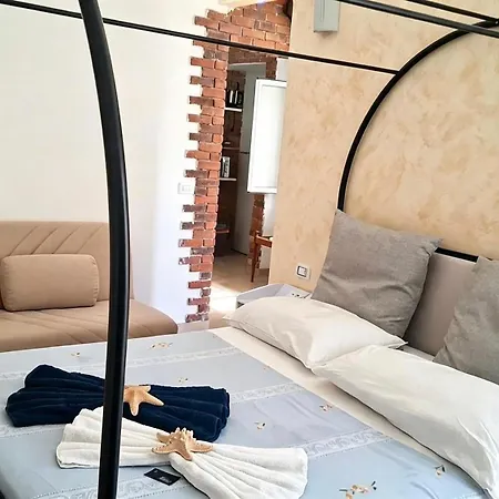Apulia Lux * Taranto