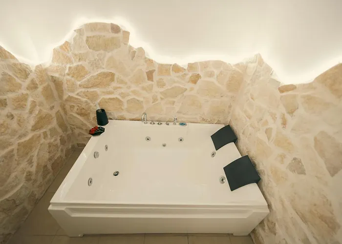 Apulia Lux * Taranto